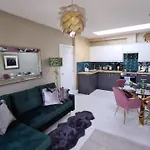 The Loughborough - Elegant, Glamourous Boutique 1 Bed, Central Truro