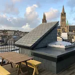 The Taylor Suite - Stunning 2-Ensuite Beds, Cathedral View Roof Garden
