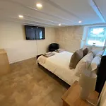 The Little Hide At Truro Holiday Park