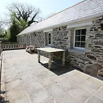 Chy Un Lur Rural Cottage