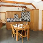 Chy Un Lur Rural Cottage