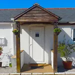 Stunning Annexe 1 Luxury Bedroom, Eating Area & Bathroom Only!