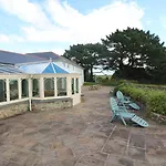 Tregoninny Vineyard And Woodland Farmhouse