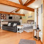 Brambleside Lodge