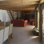 Large Family House - Sleeps 10. Central Location. 15 Mins From Coast.