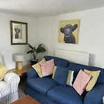 Feock Beautiful Sunny Cottage