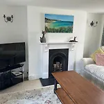 Feock Beautiful Sunny Cottage