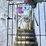 Guest House Truro Garden Retreat