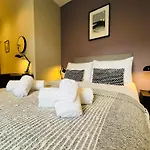 8, St Marys , Private Double Ensuite Room