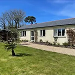 Honeycomb Cottage - A Quiet, Charming, Cosy Retreat In The Countryside Only 2 Miles From One Of Cornwall\'S Best Beaches