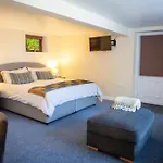 1 Bedroom Studio With Free Parking