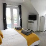 Ashwood Bed And Breakfast