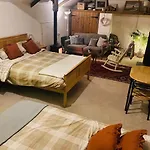 Cozy, Open Plan Barn With Log Burner