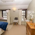 4 Trenhaile Terrace