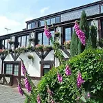 Lodge At The Whitehouse Inn