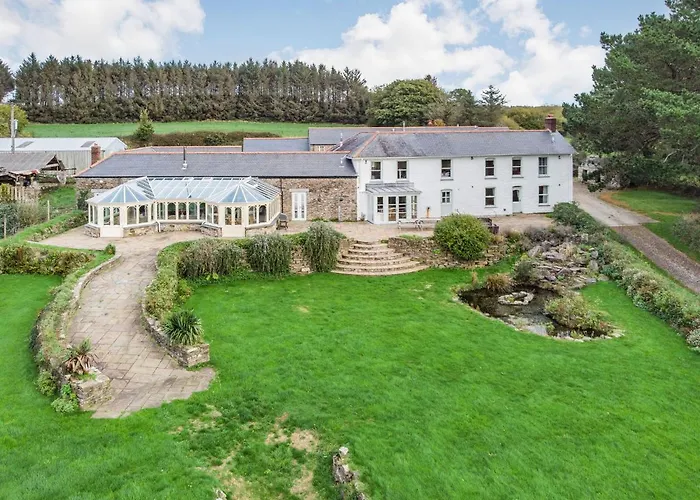 Tregoninny Vineyard And Woodland Farmhouse