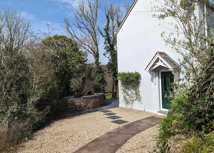 Romantic Secluded Hideaway Cottage In Cornwall