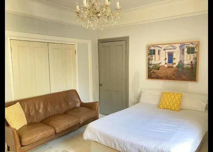 Central Truro! Large Double Room In Victorian Property