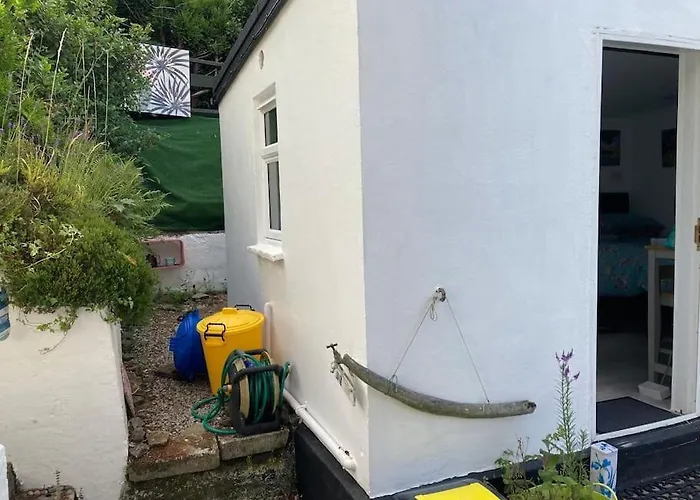Guest House Truro Garden Retreat