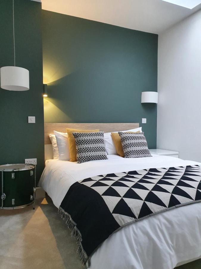 The Taylor - Stunning 2-ensuite Beds, Cathedral View Roof Garden Apartment Truro