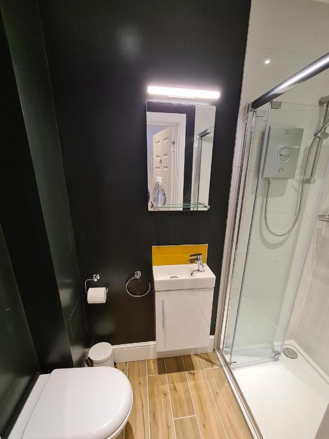The Taylor - Stunning 2-ensuite Beds, Cathedral View Roof Garden Apartment Truro