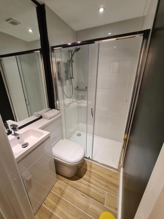 The Taylor - Stunning 2-ensuite Beds, Cathedral View Roof Garden Apartment Truro