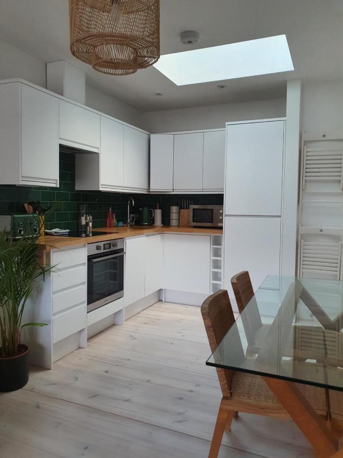 The Taylor - Stunning 2-ensuite Beds, Cathedral View Roof Garden * Truro
