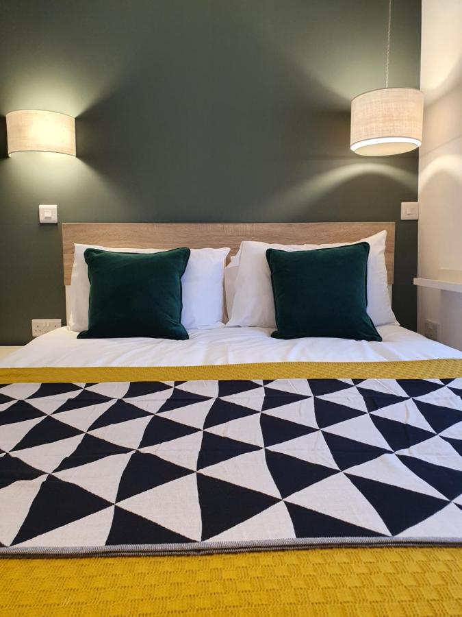 The Taylor - Stunning 2-ensuite Beds, Cathedral View Roof Garden * Truro