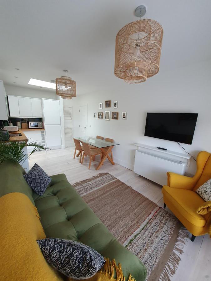 The Taylor - Stunning 2-ensuite Beds, Cathedral View Roof Garden * Truro