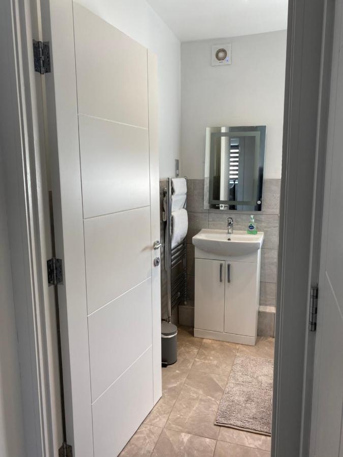 In Style In The Heart Of The Cathedral City- Apartment Truro