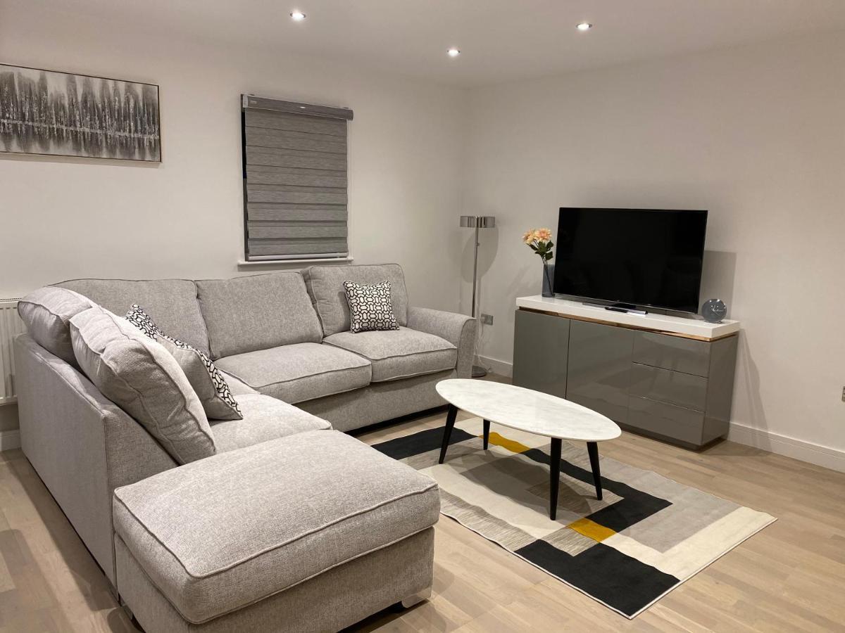 Apartment In Style In The Heart Of The Cathedral City- *