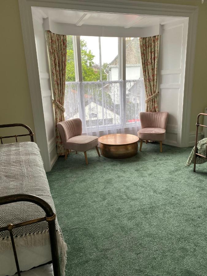 Trehaverne Guest Apartment, With Hot Tub, Centrally Located