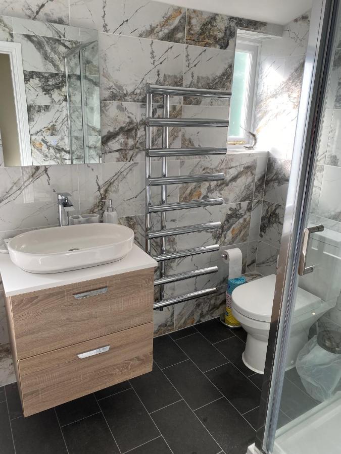 Trehaverne Guest Apartment, With Hot Tub, Centrally Located Truro