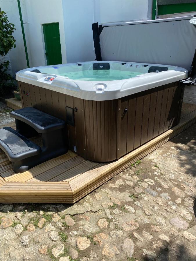 Trehaverne Guest Apartment, With Hot Tub, Centrally Located * Truro
