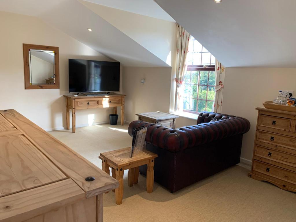 Hotel Zucchini Italian Kitchen & Rooms Truro