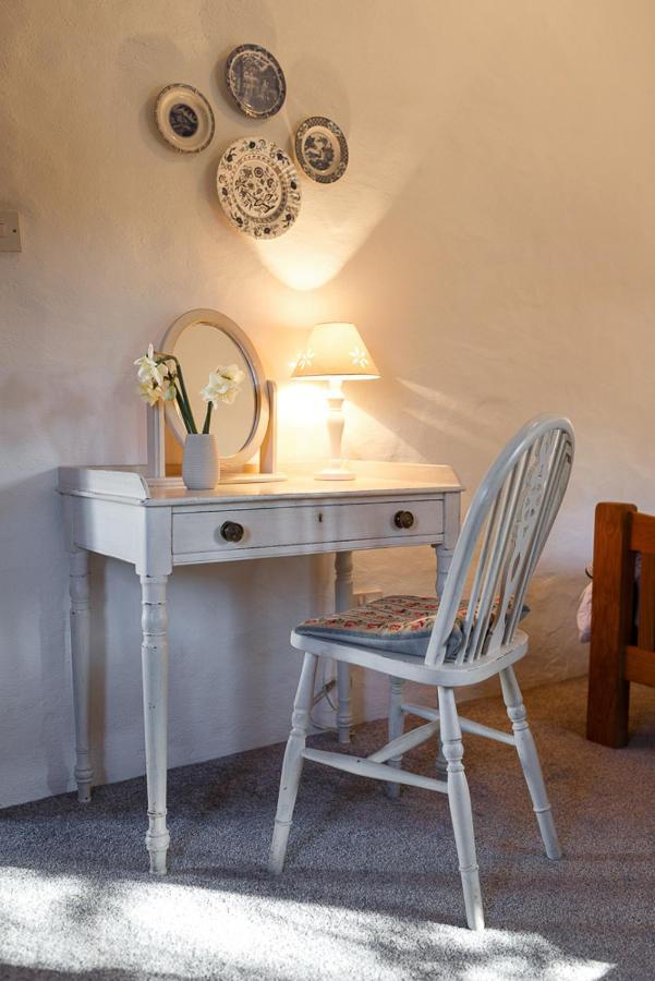 The Snug At Cornish Barn Holidays * Truro