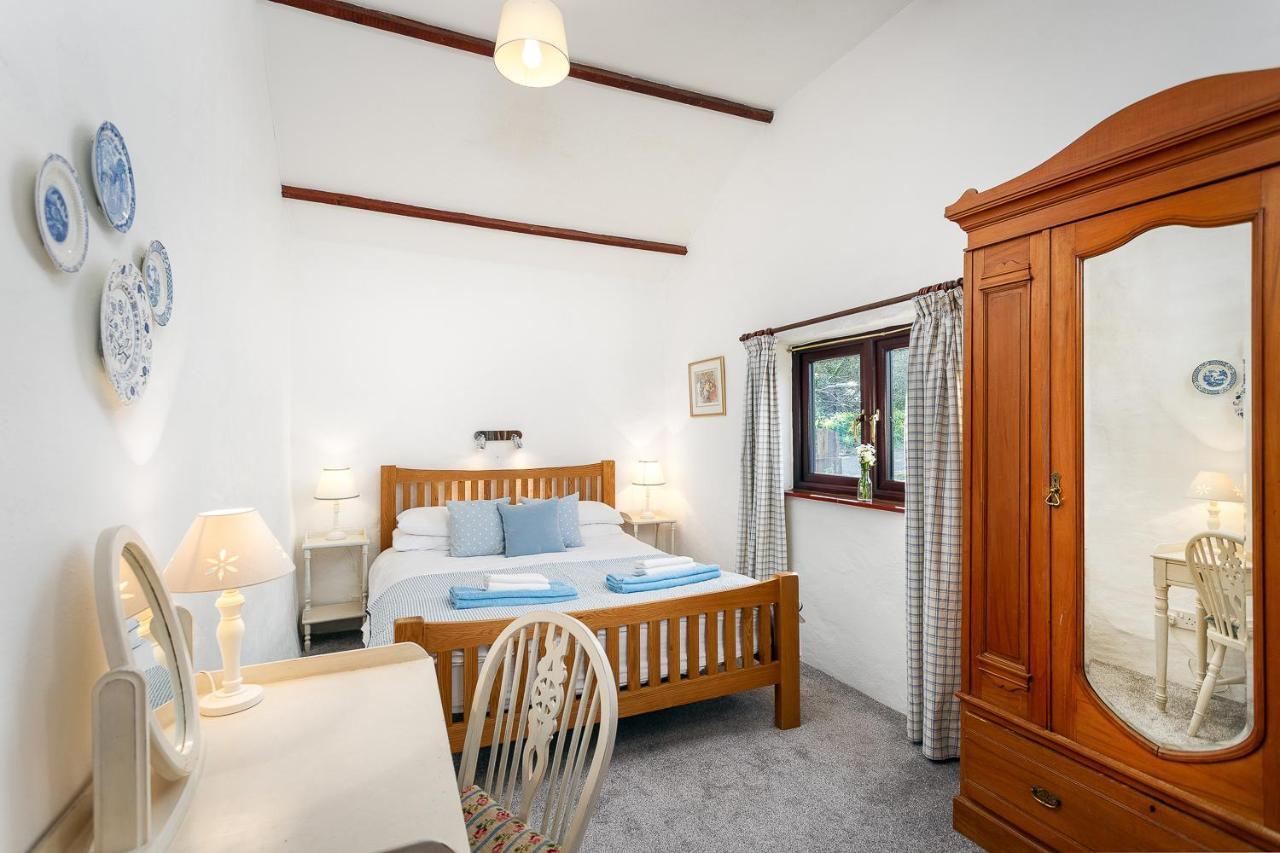 The Snug At Cornish Barn Holidays Truro