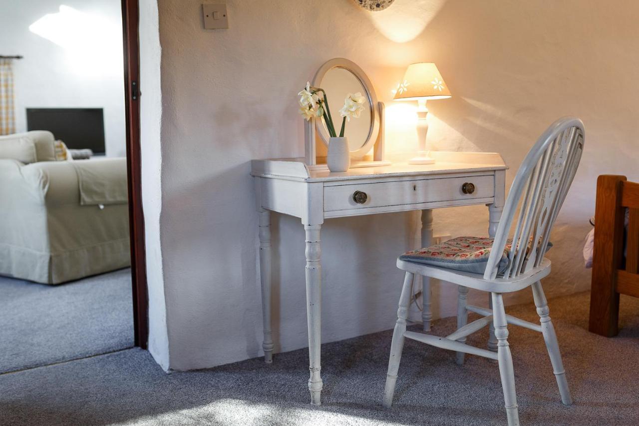 The Snug At Cornish Barn Holidays * Truro