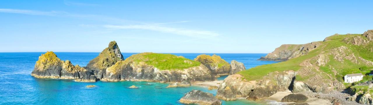 Romantic Log-burner Cornish Private Garden Dogs Welcome Holiday home Truro