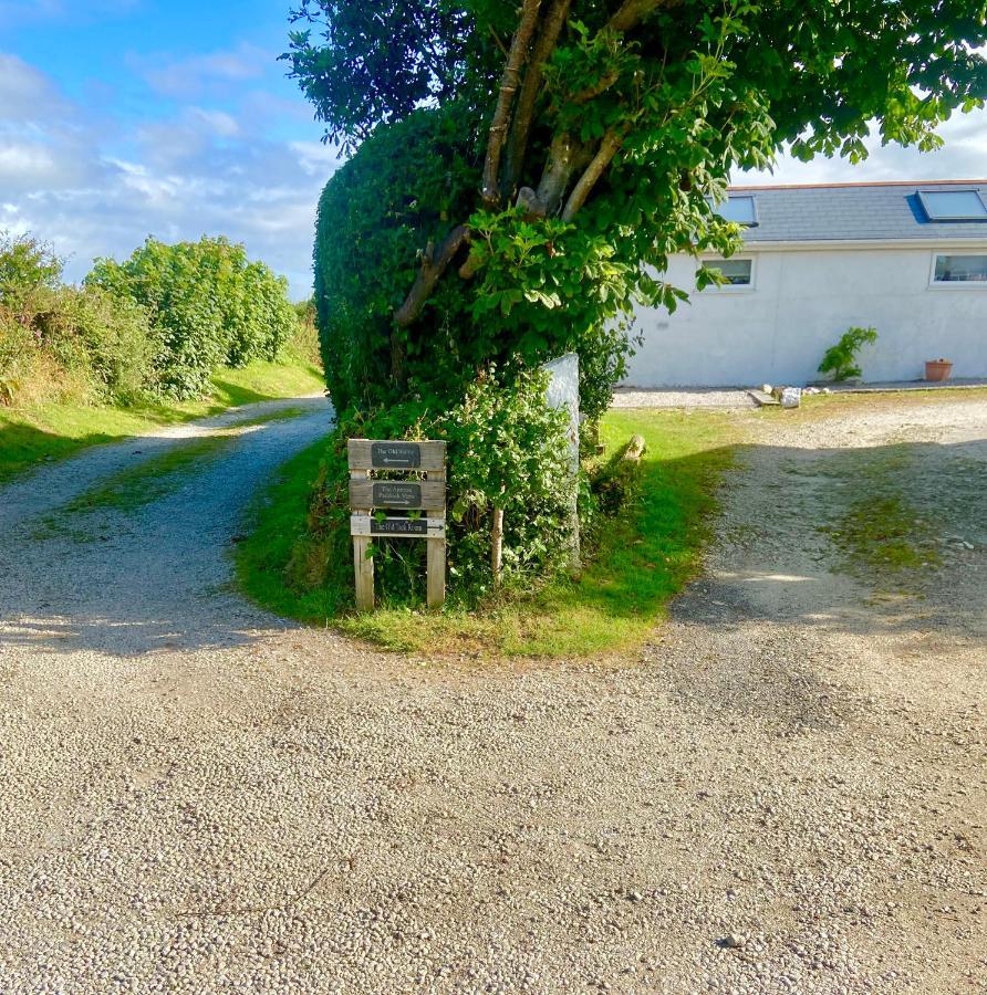 Stunning Annexe 1 Luxury Bedroom, Eating Area & Bathroom Only! Truro