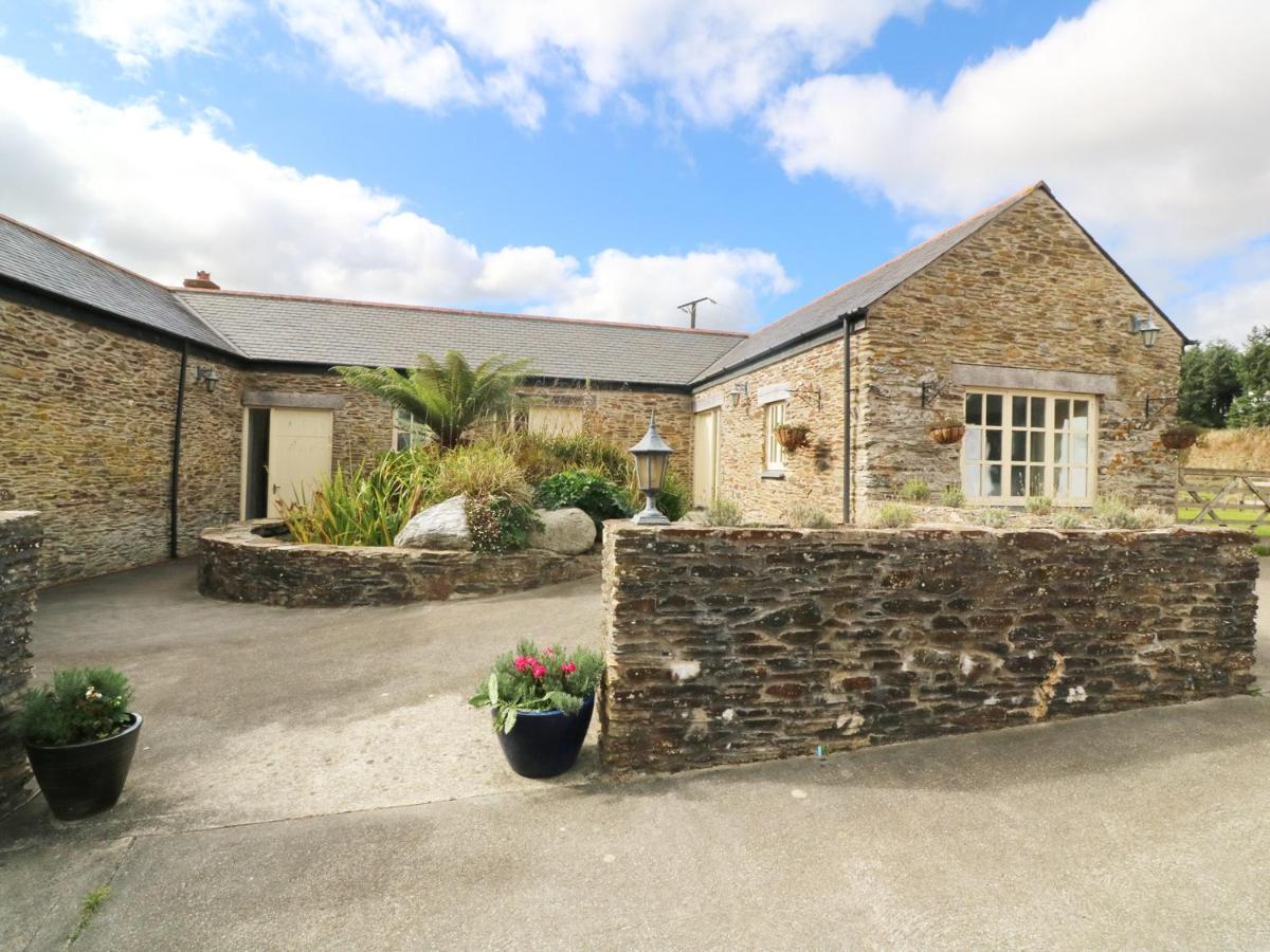 Tregoninny Vineyard And Woodland Holiday home *