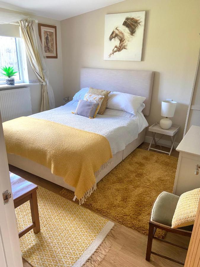Apartment Stunning Annexe 1 Luxury Bedroom, Eating Area & Bathroom Only! Truro