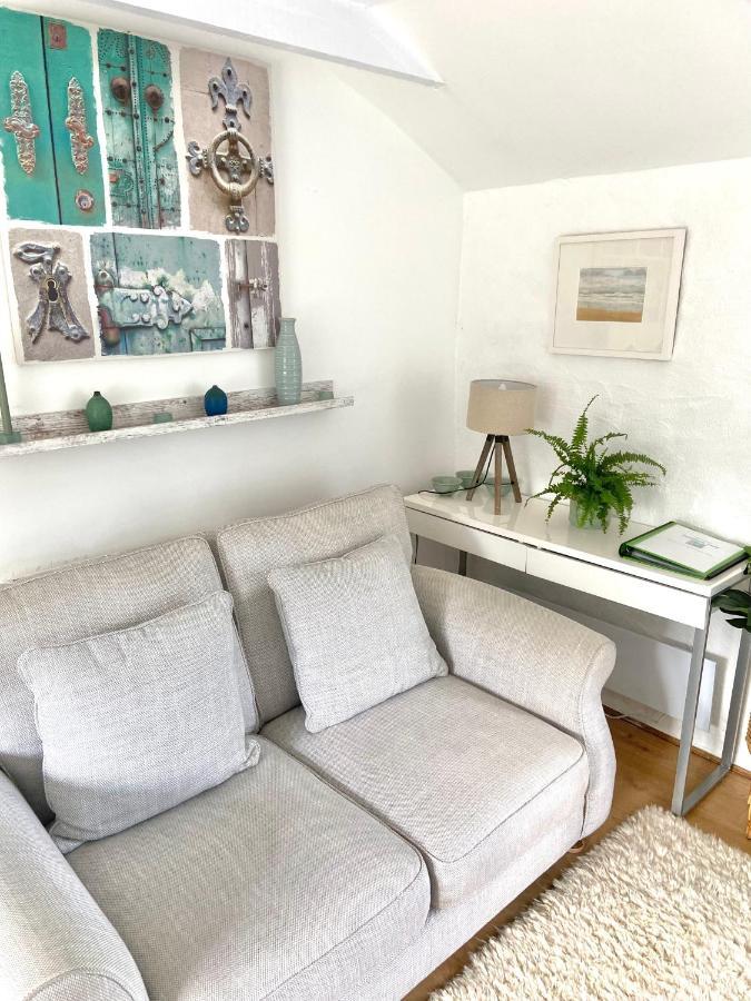 Holiday home Idyllic Cornish Cottage, Superking Bed, Private Garden Dogs Welcome *