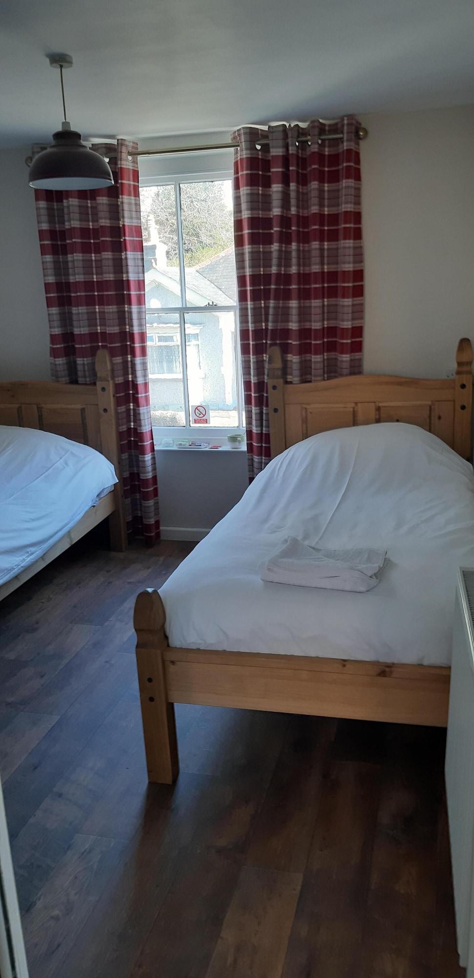 Hotel The 3*