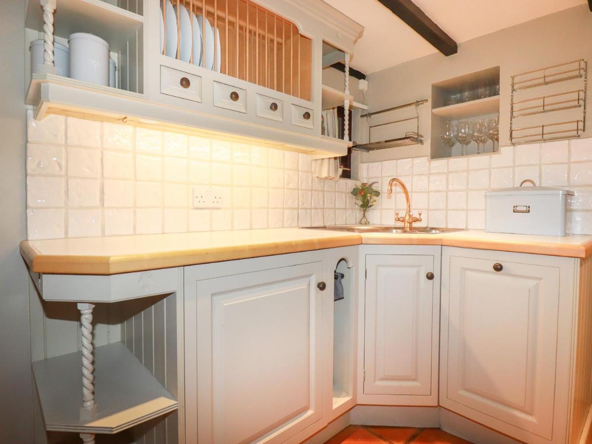 4 Trenhaile Terrace *