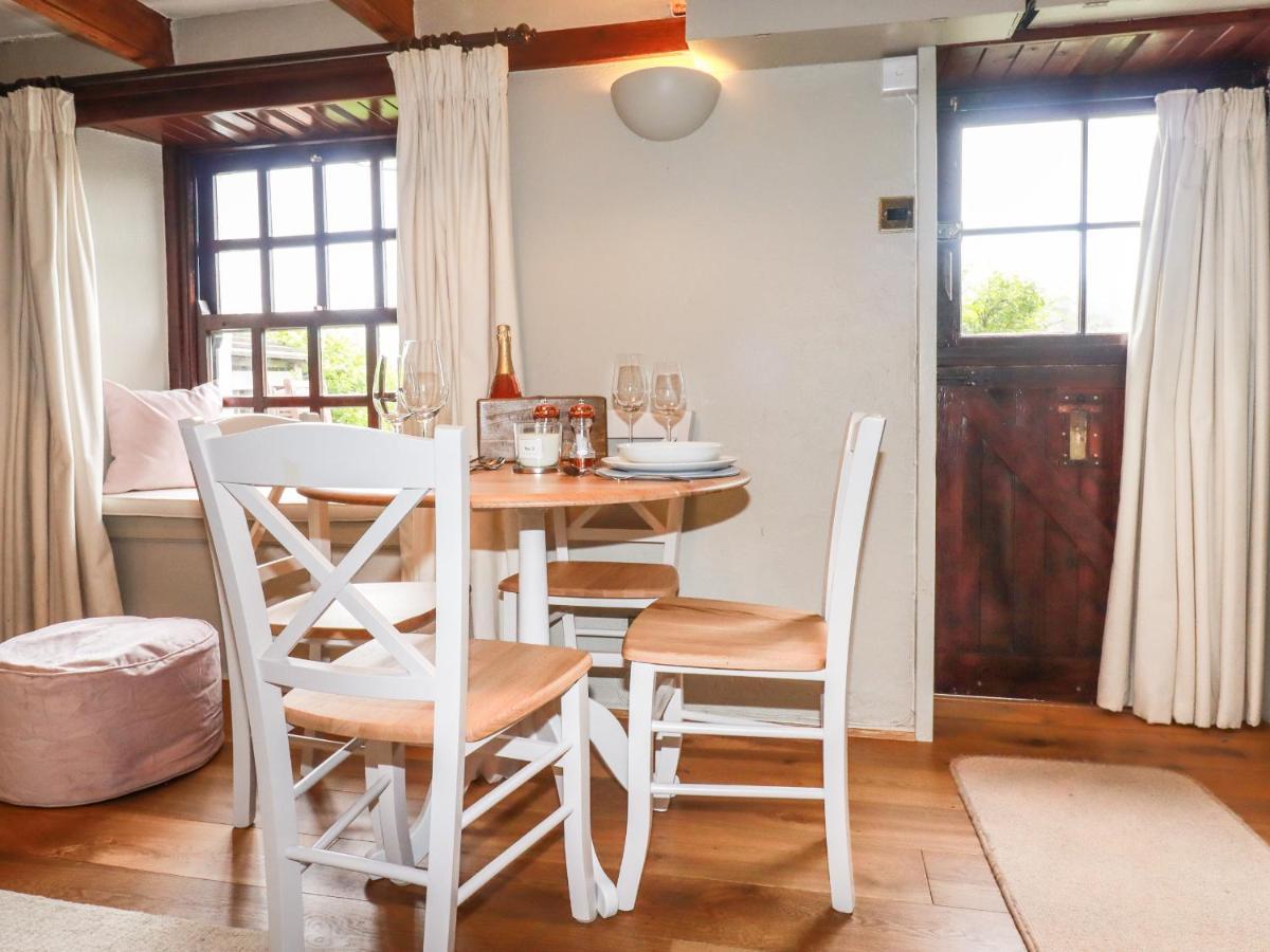 4 Trenhaile Terrace *