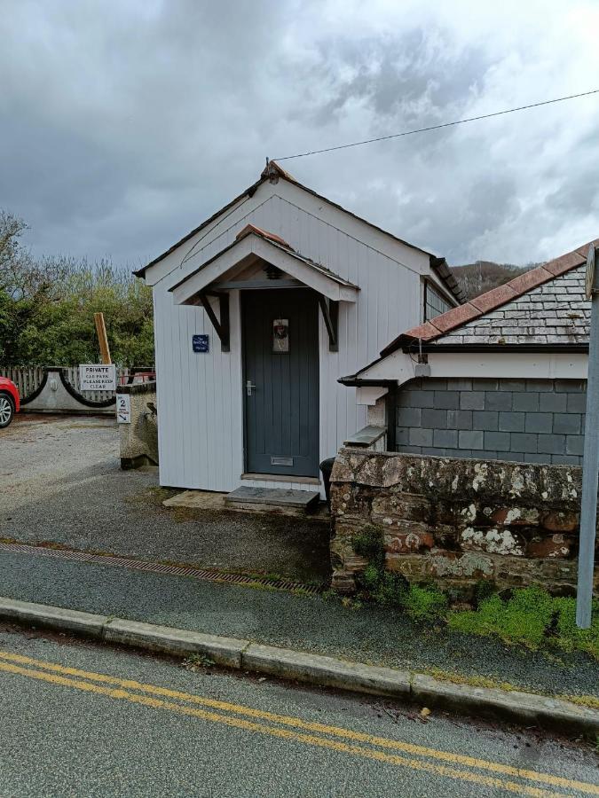 Beautiful 1-bed Riversi Located In Malpas Holiday home Truro