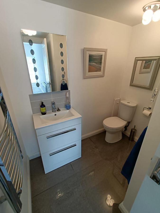 Beautiful 1-bed Riversi Located In Malpas Holiday home