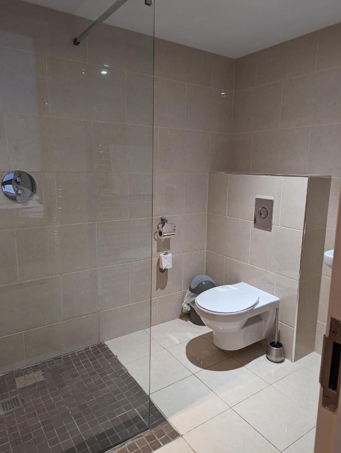 Inn Barley Sheaf, Old Bridge Street En Rooms, Only 2*