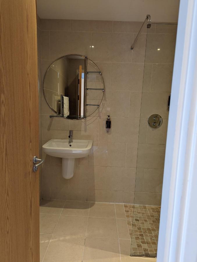Inn Barley Sheaf, Old Bridge Street En Rooms, Only 2*